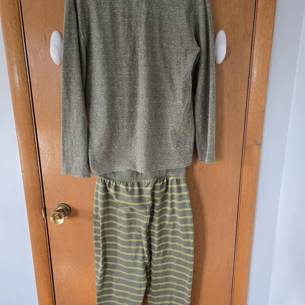out and abouts features pants